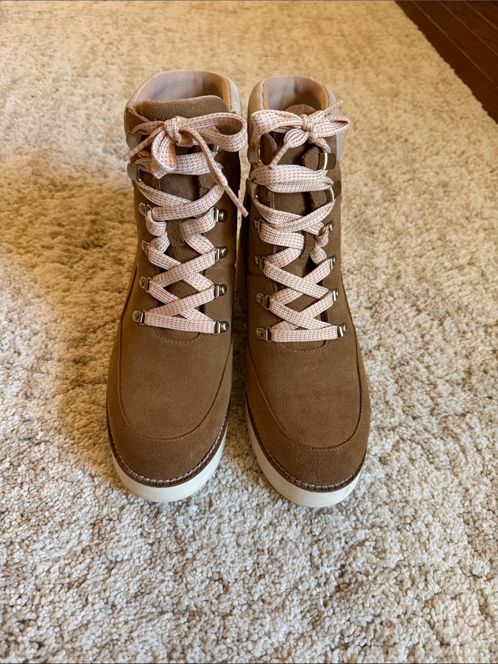 Women’s Cole Haan wedge boots like new, size 9